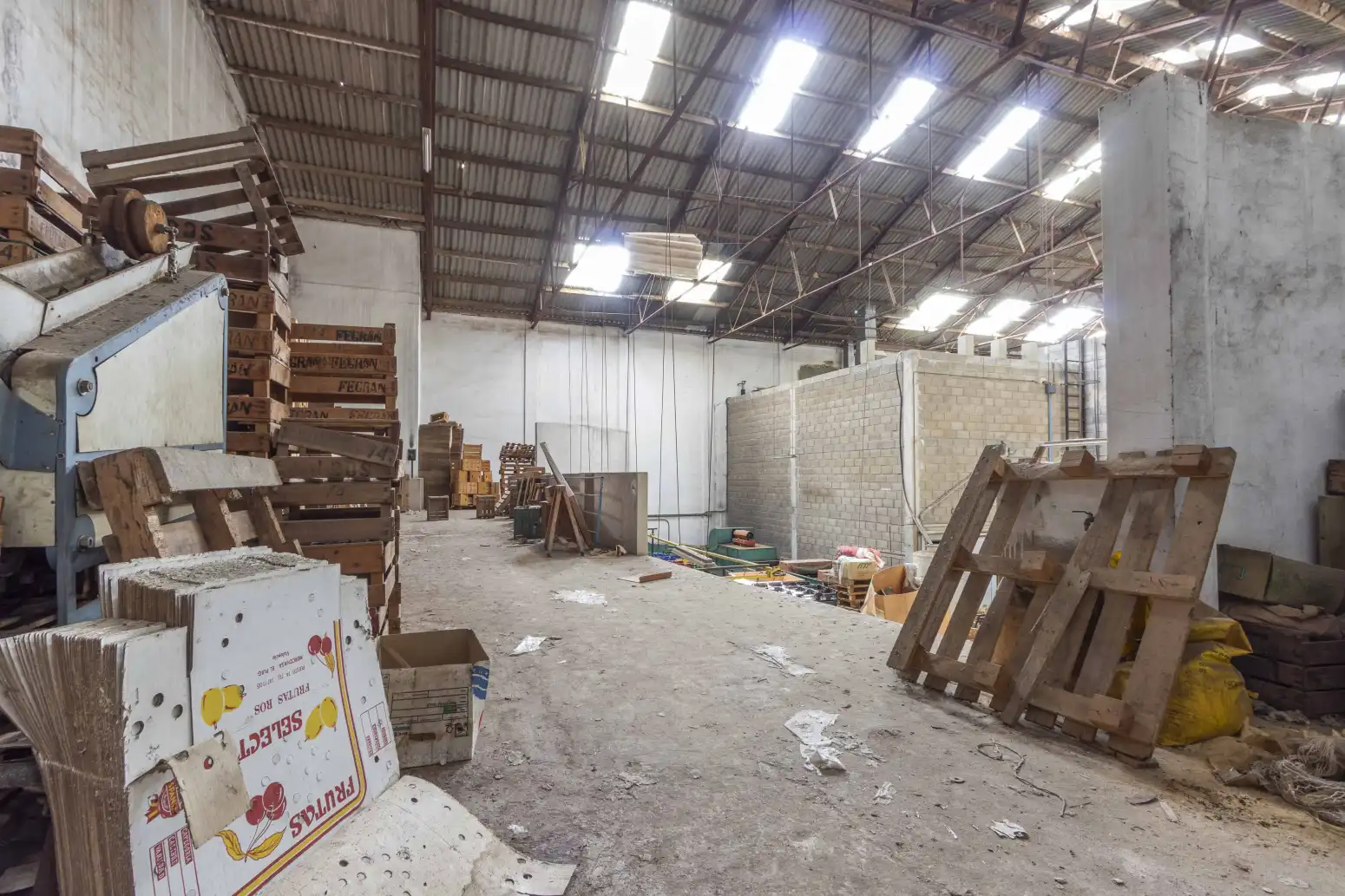 Industrial buildings for sale in Faura