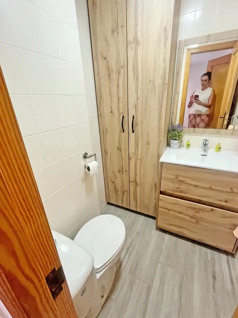 Baño de Apartamento en venta en Guardamar del Segura con Terraza y Amueblado