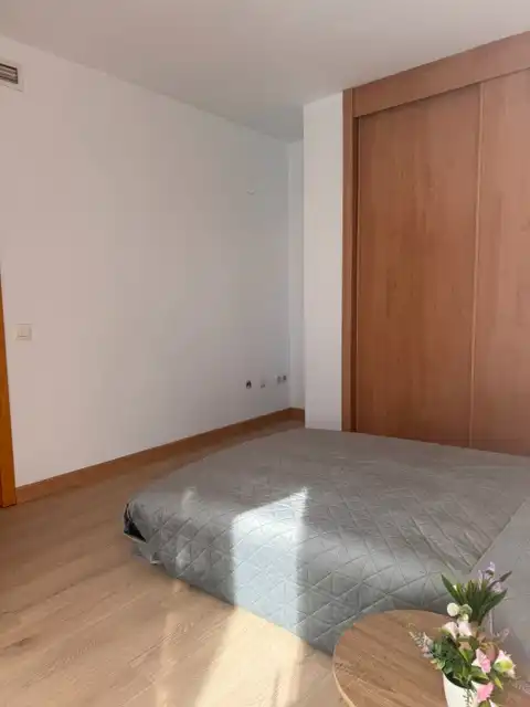 Schlafzimmer von Dachboden zum Verkauf in Paterna mit Parkett, Terrasse und Ofen