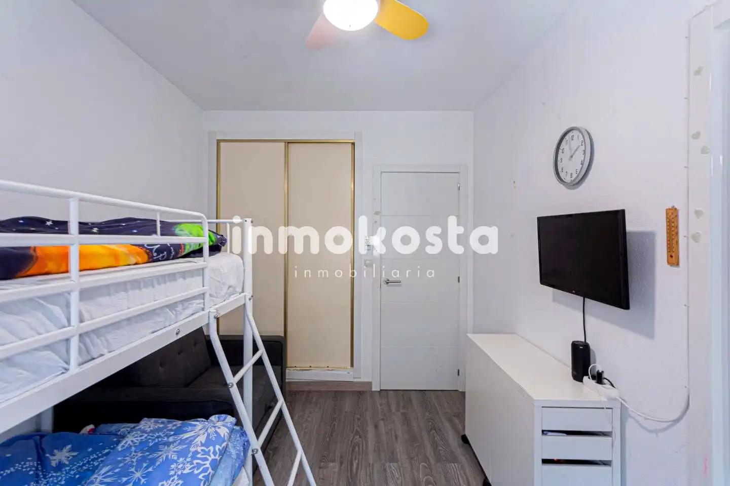 Schlafzimmer von Einfamilien-Reihenhaus zum Verkauf in La Nucia mit Klimaanlage, Privatgarten und Terrasse