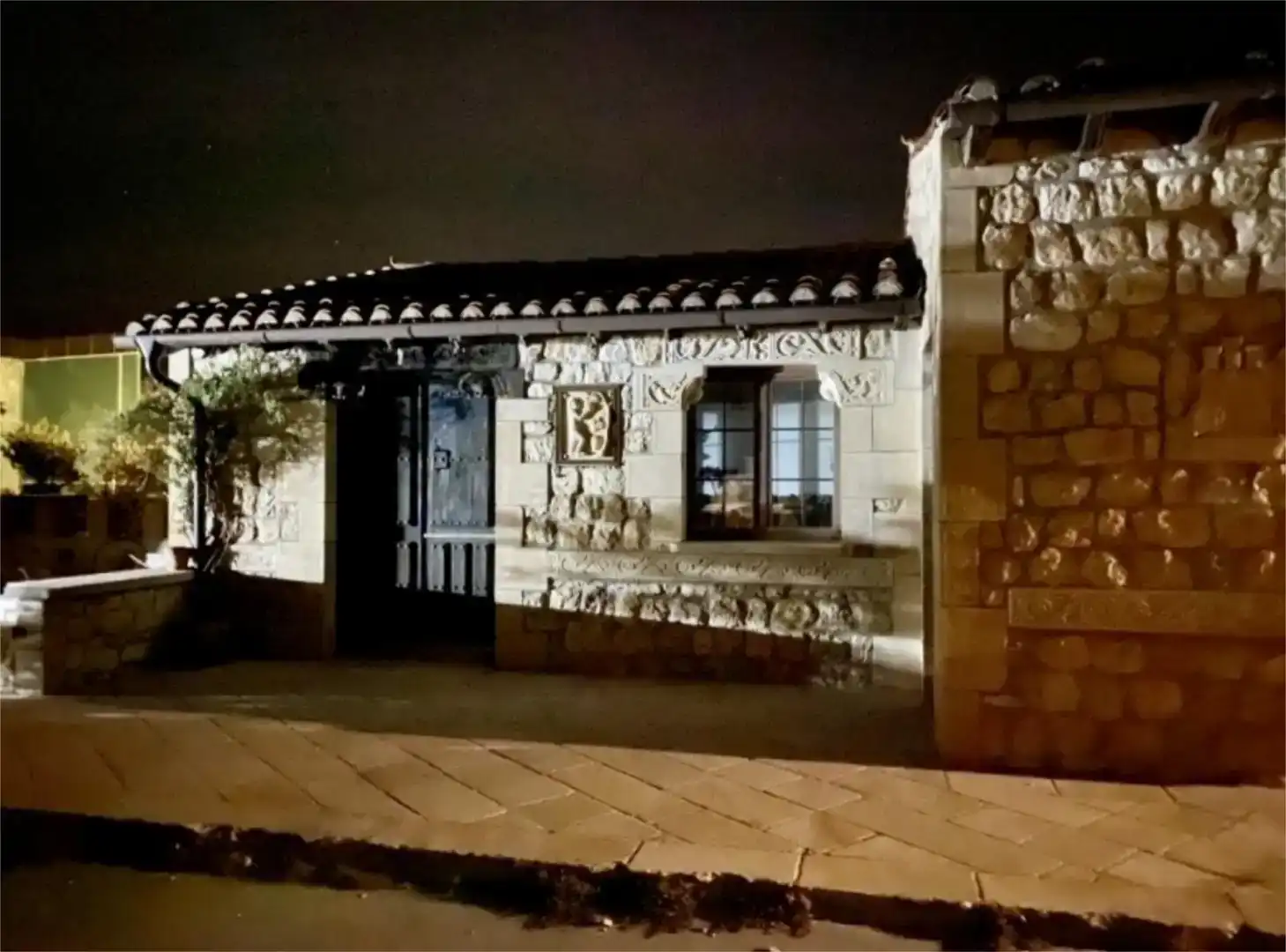 Vista exterior de Pis en venda en Hacinas amb Aire condicionat, Jardí privat i Moblat