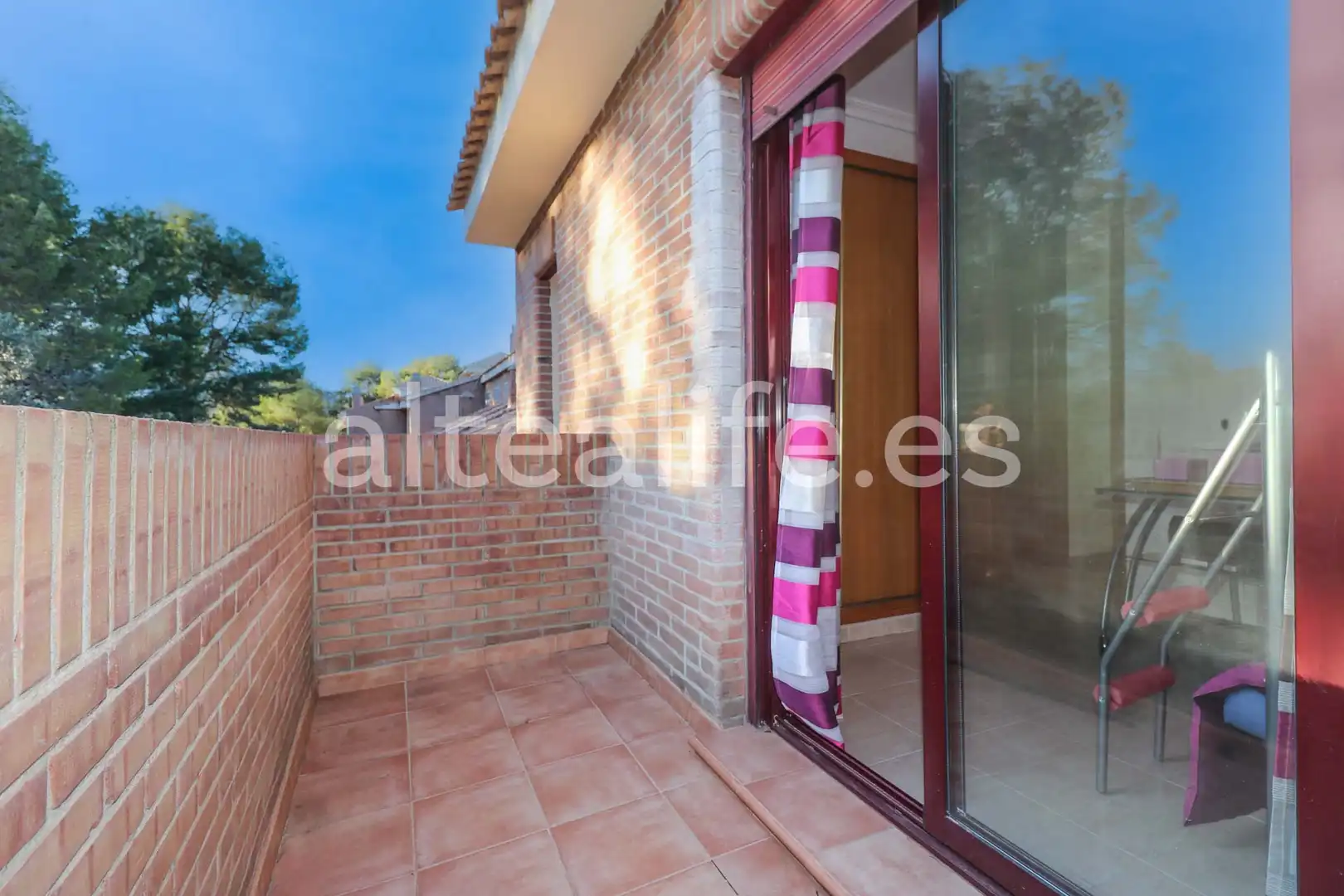 Jardín de Casa adosada en venta en La Nucia con Calefacción, Terraza y Piscina comunitaria