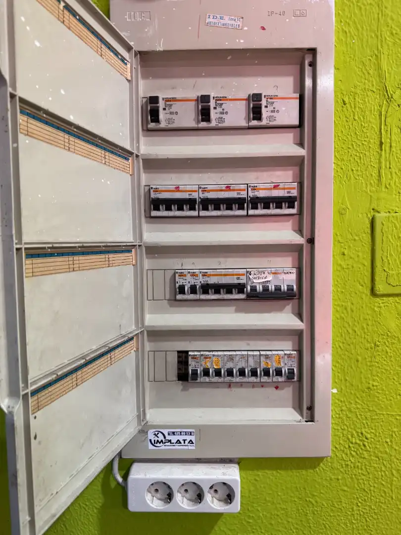 Local en venta en Cáceres con Aire acondicionado
