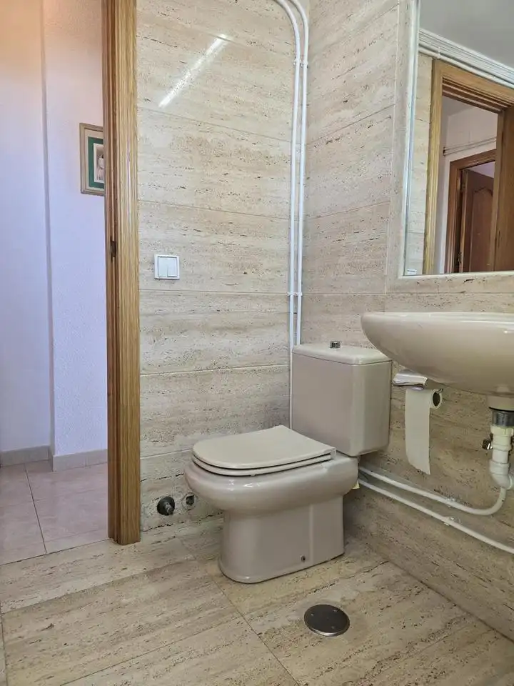 Baño de Piso en venta en Benidorm con Terraza y Amueblado