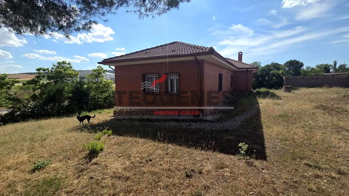 Houses for sale in Villares del Saz  with Heating