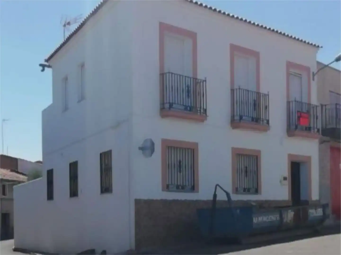 Vista exterior de Pis en venda en Malpartida de la Serena amb Traster, Moblat i Balcó