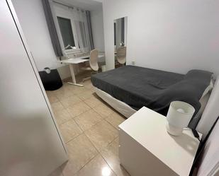 Bedroom of Flat to share in  Lleida Capital  with Air Conditioner