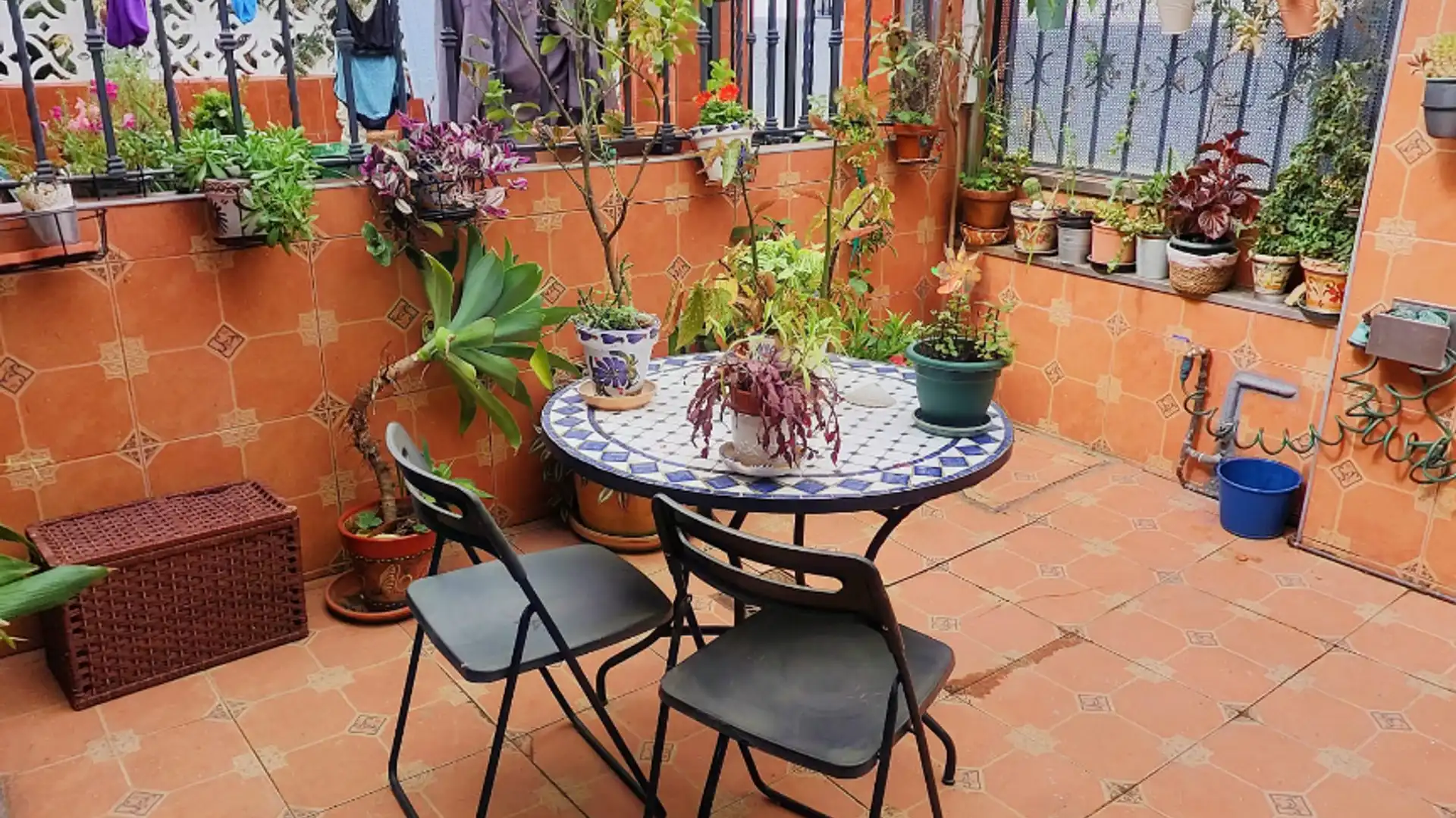 Terrace of Single-family semi-detached for sale in  Sevilla Capital  with Air Conditioner, Private garden and Storage room