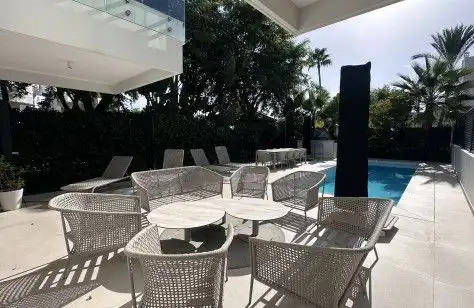 Chalet con piscina en venta en Nueva Andalucía, imagen 2