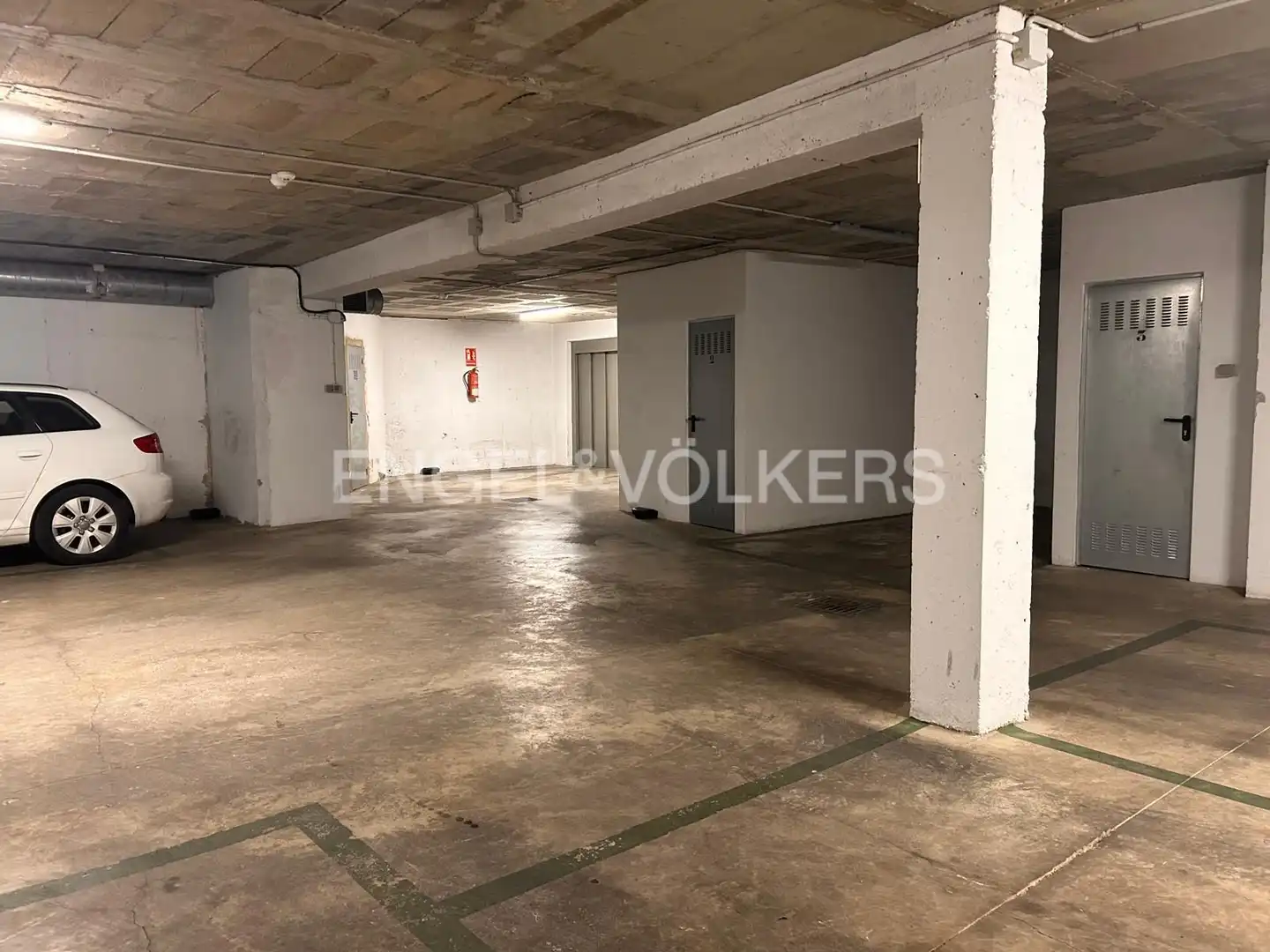 Garaje en venta en Dos Hermanas