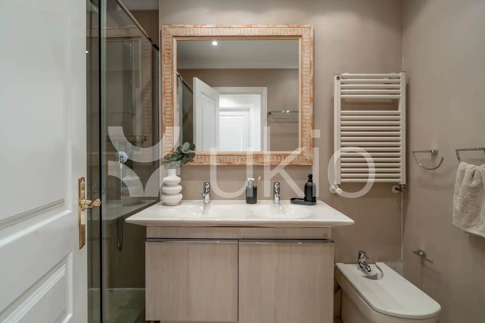 Apartamento de alquiler en Avenida de Alberto de Alcocer, Hispanoamérica - Bernabéu