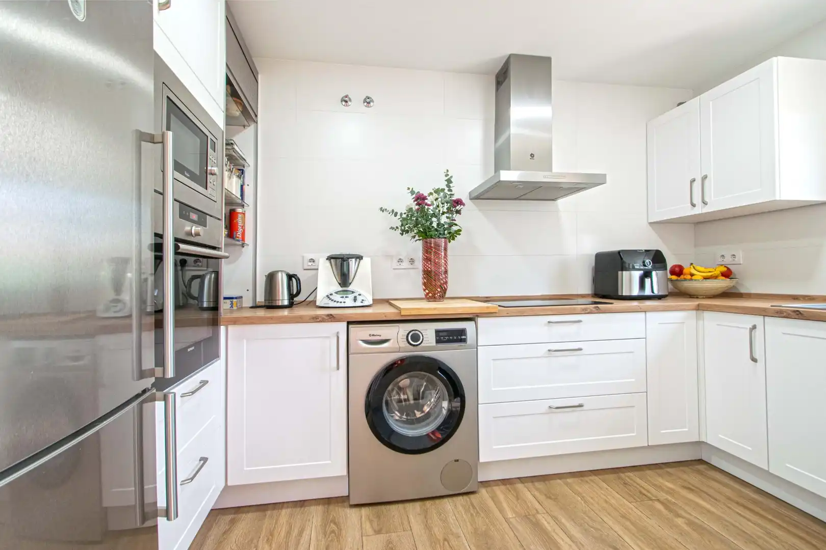Cocina de Casa adosada en venta en Valencina de la Concepción con Aire acondicionado, Trastero y Piscina comunitaria