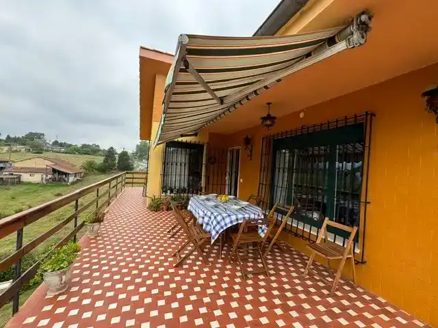 Terrassa de Casa o xalet en venda en Villaviciosa amb Balcó