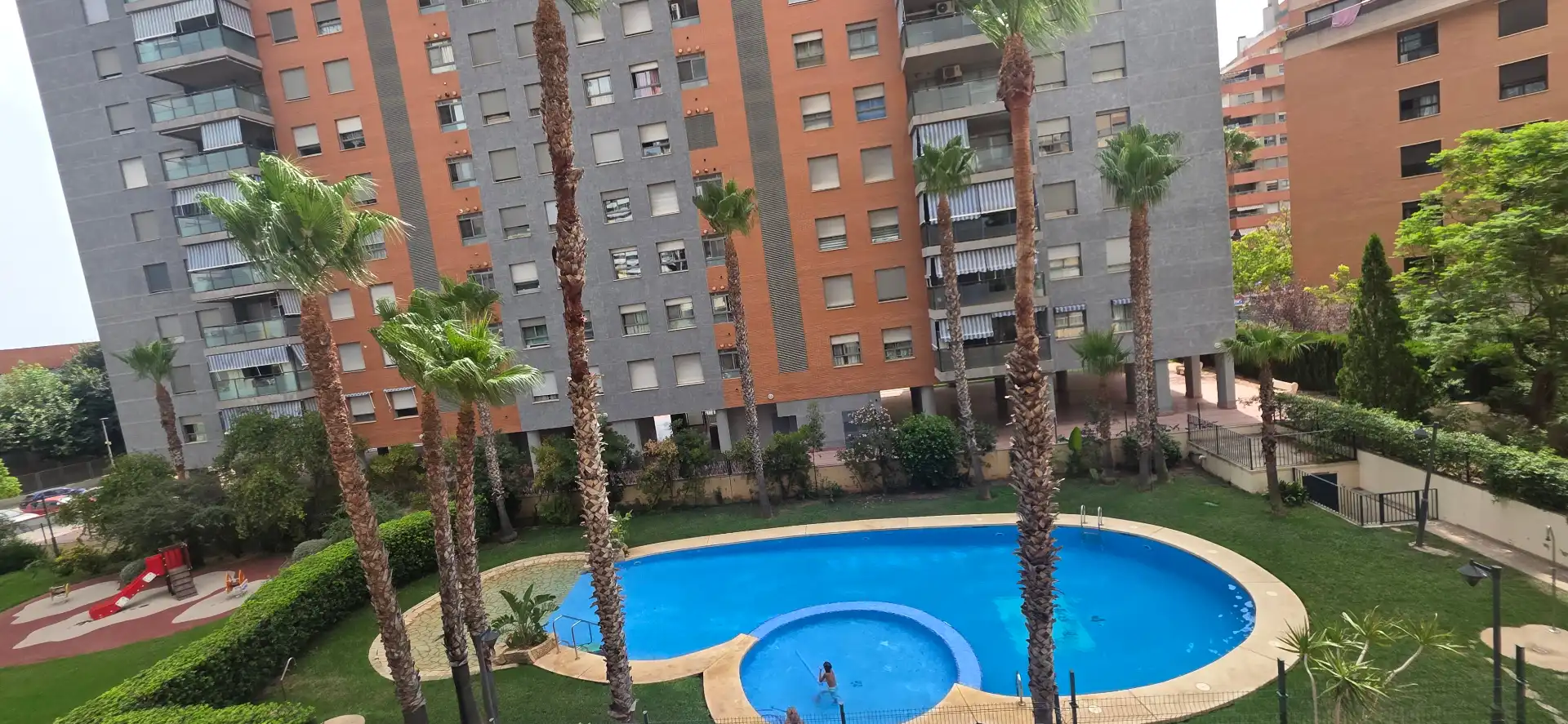 Piscina de Pis de lloguer en Mislata amb Aire condicionat, Terrassa i Traster