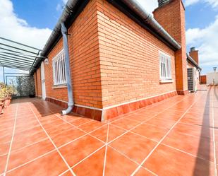 Exterior view of Attic for sale in  Barcelona Capital  with Air Conditioner, Terrace and Balcony