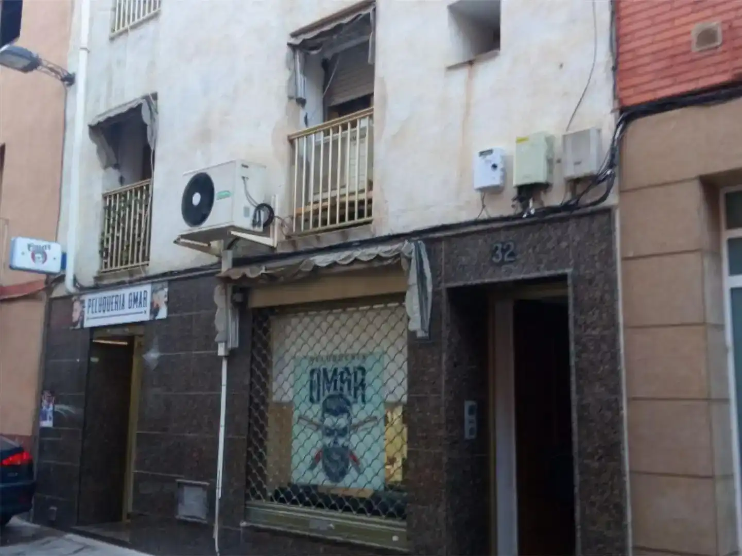 Vista exterior de Casa adosada en venda en Amposta amb Aire condicionat i Balcó
