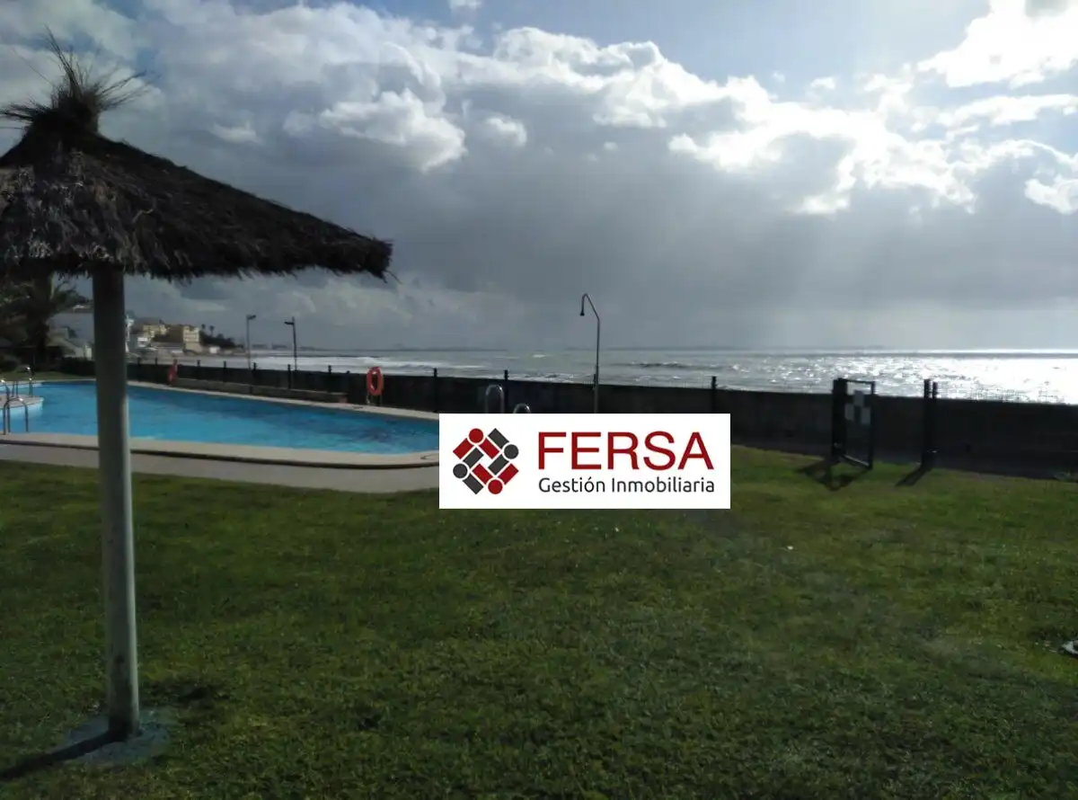 Schwimmbecken von Wohnungen zur Miete in El Puerto de Santa María mit Klimaanlage, Heizung und Privatgarten