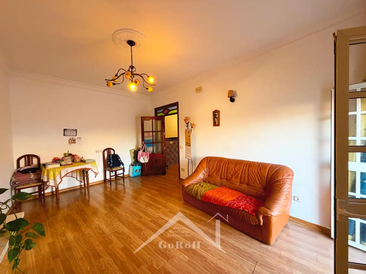 Sala de estar de Edificio en venta en Almadén de la Plata, Sevilla