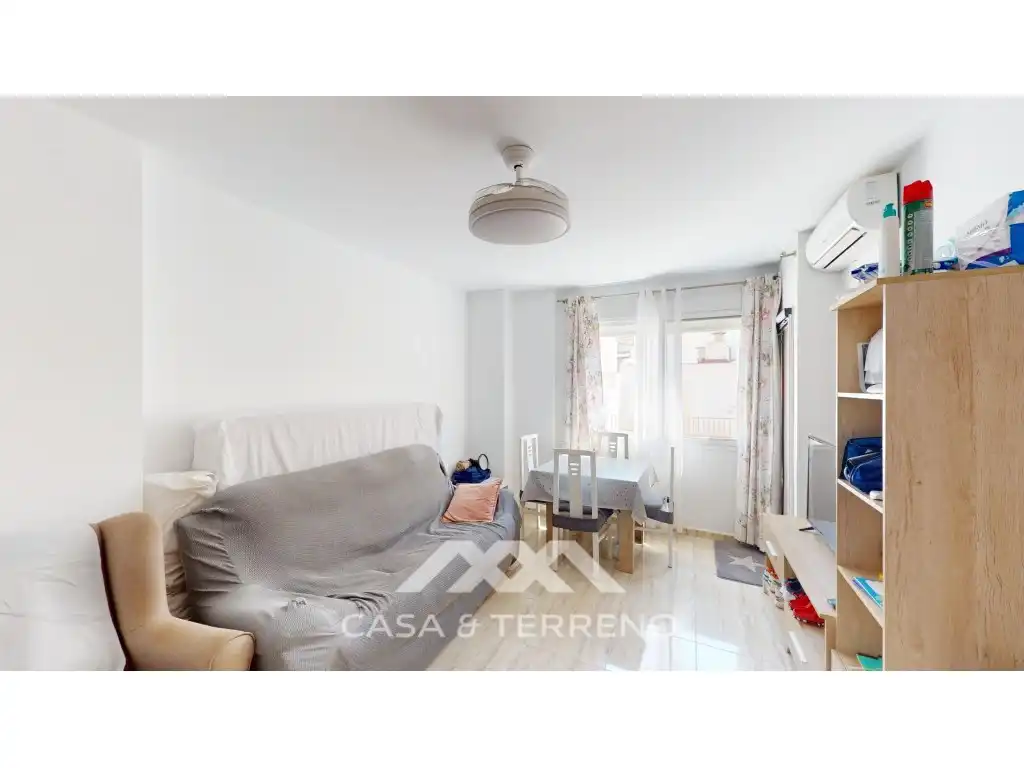 Habitación de Piso en venta en Vélez-Málaga con Aire acondicionado, Terraza y Horno
