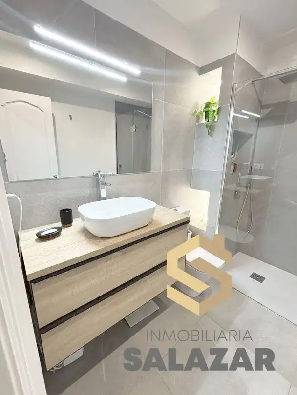 Badezimmer von Wohnung zum Verkauf in Bilbao  mit Heizung, Terrasse und Balkon