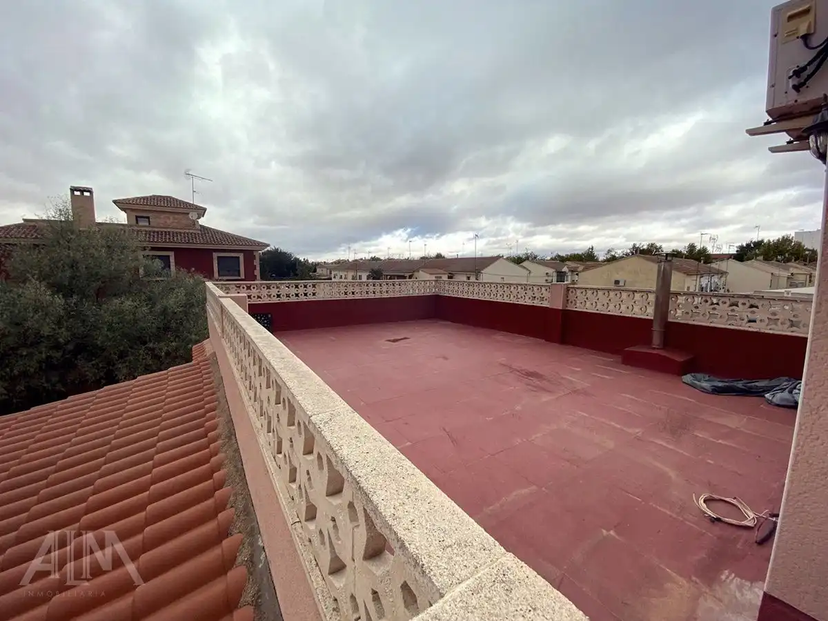 Terrassa de Casa o xalet en venda en Manzanares amb Aire condicionat, Calefacció i Jardí privat