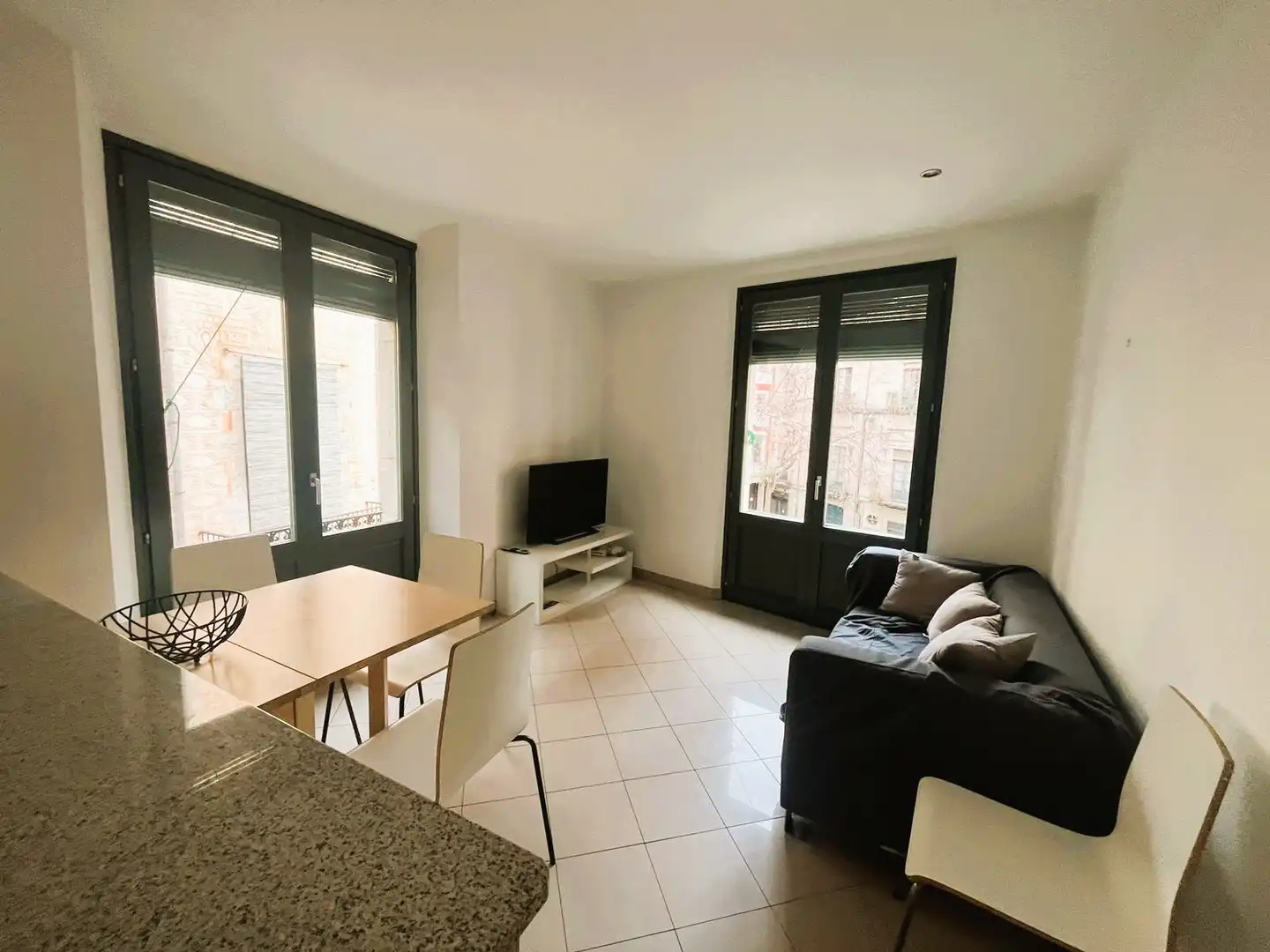 Appartamento con terrazza in affitto a Carrer de la Cort Reial, imagen 4