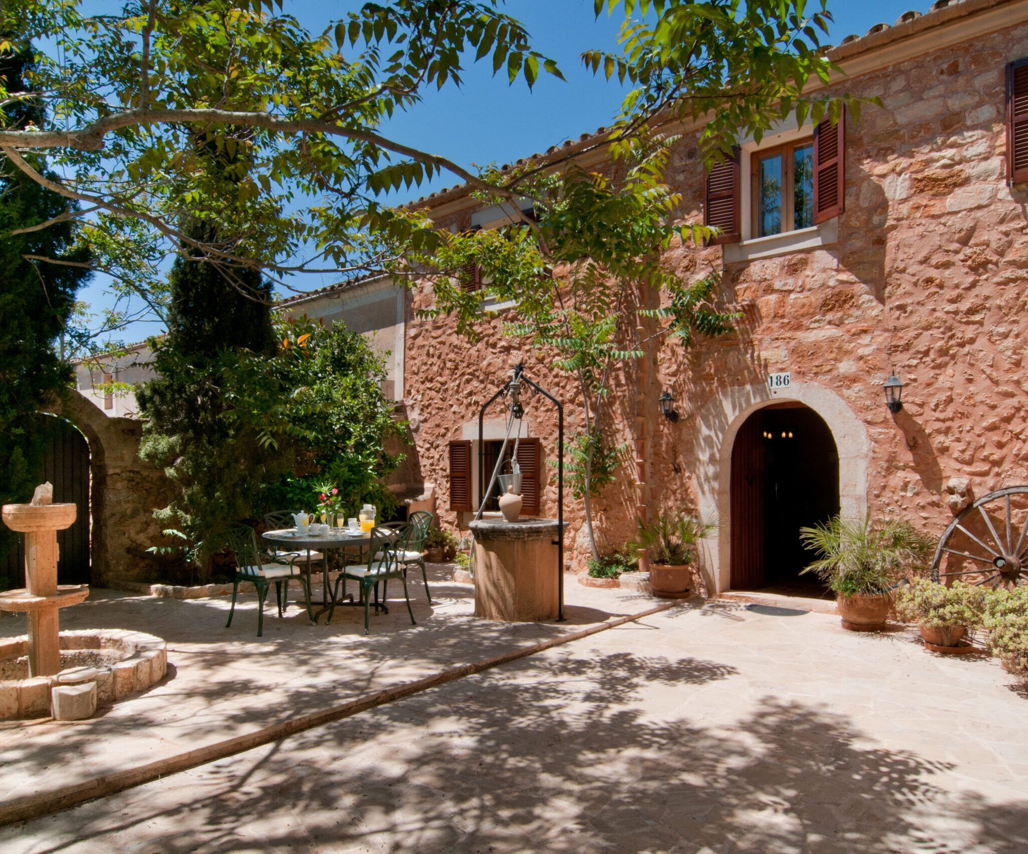 Jardí de Finca rústica de lloguer en Felanitx amb Aire condicionat, Piscina i Moblat