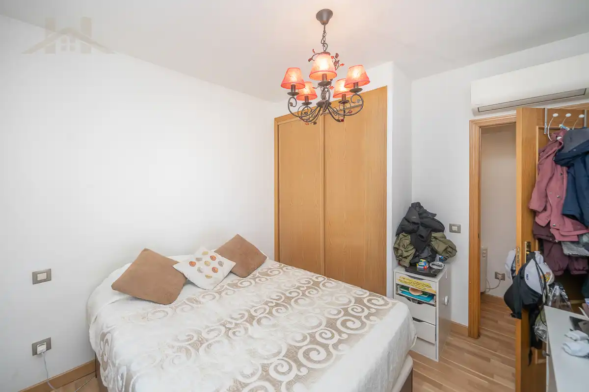 Bedroom of Flat for sale in El Escorial  with Air Conditioner, Heating and Parquet flooring