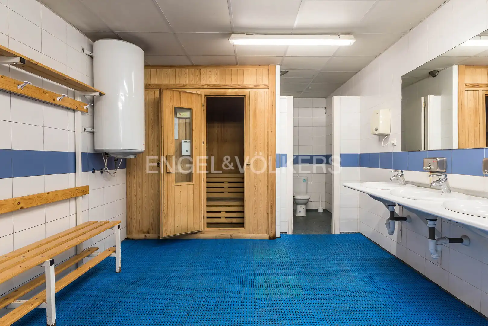 Badezimmer von Wohnungen zum Verkauf in Boadilla del Monte mit Klimaanlage, Heizung und Privatgarten