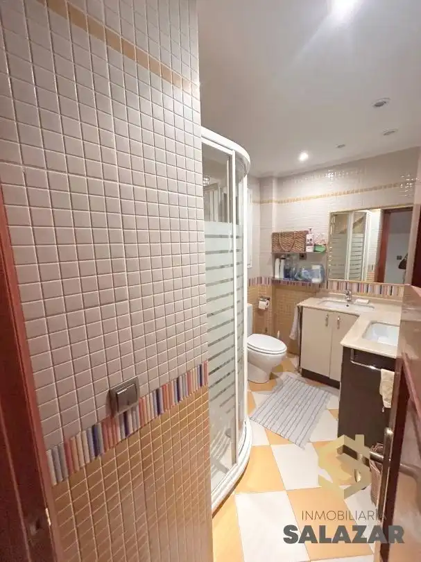 Baño de Piso de alquiler en Bilbao  con Calefacción