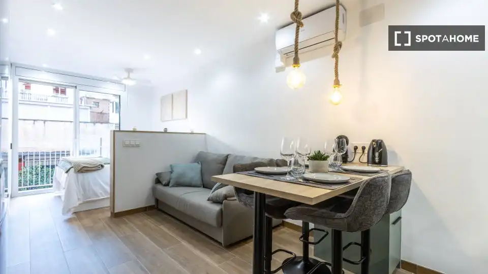 Flat with terrace to rent in Eixample, imagen 3