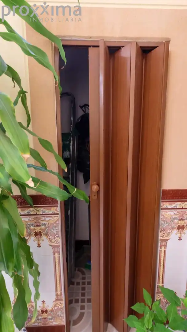 Houses for sale in Sevilla  with Air Conditioner, Terrace and Storage room