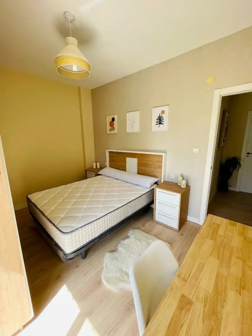Bedroom of Flat for rent in Granada  with Air Conditioner, Heating and Parquet flooring
