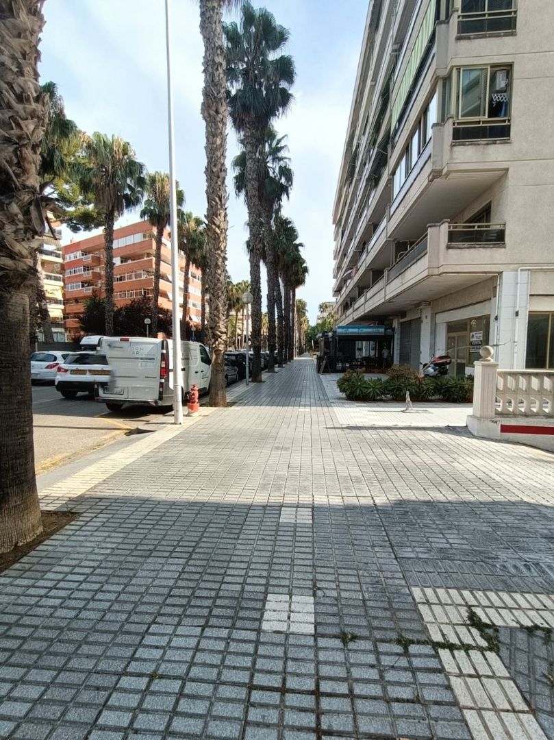 Exterior view of Garage for sale in Salou
