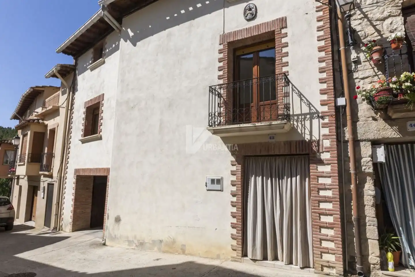 Exterior view of Houses for sale in Miranda de Arga  with Heating, Parquet flooring and Storage room