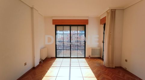 3054 PISO CON PATIO Y BALCÓN, ZONA GRAN VÍA, imagen 2