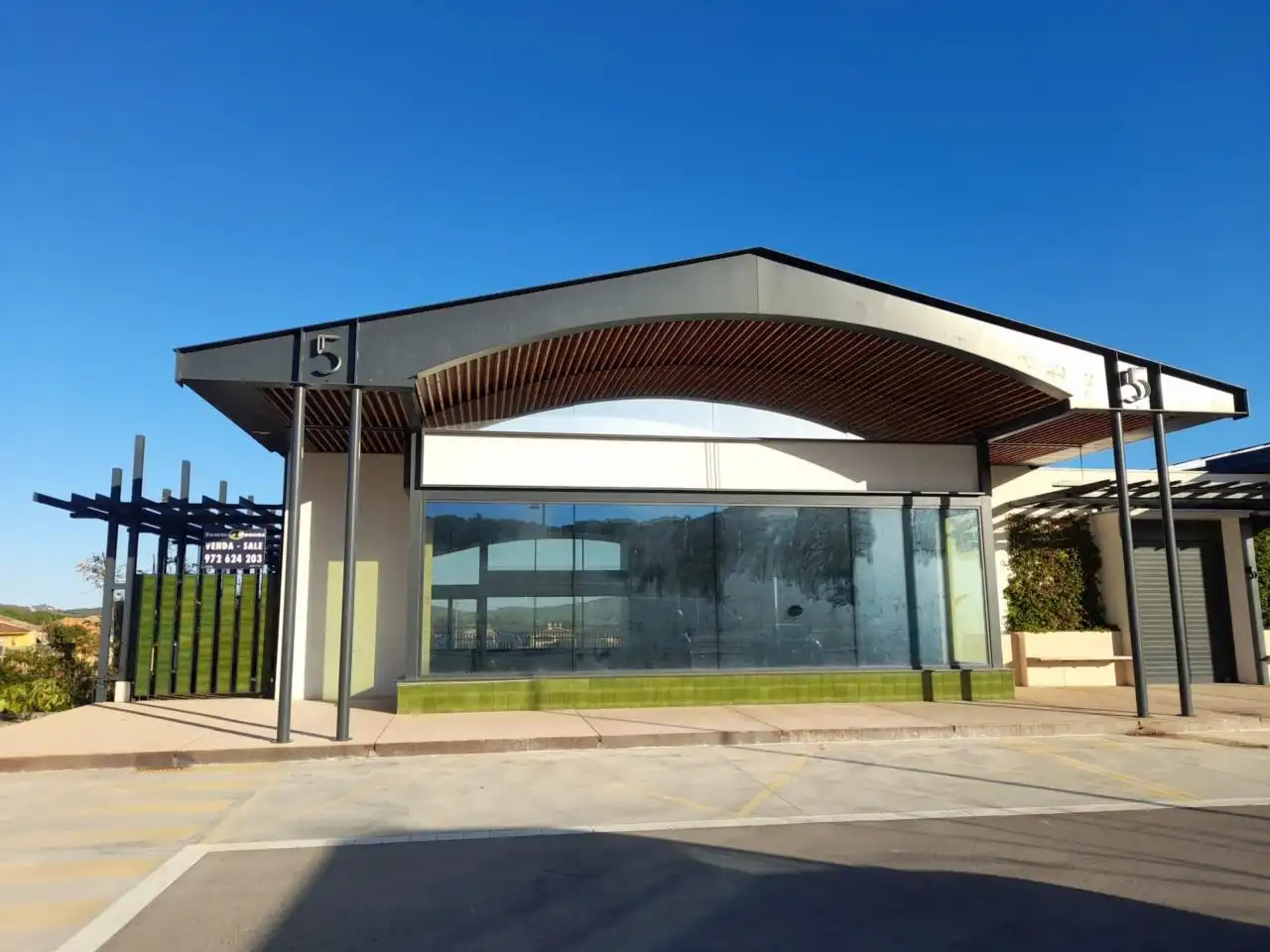 Vista exterior de Nave industrial en venta en Mont-ras