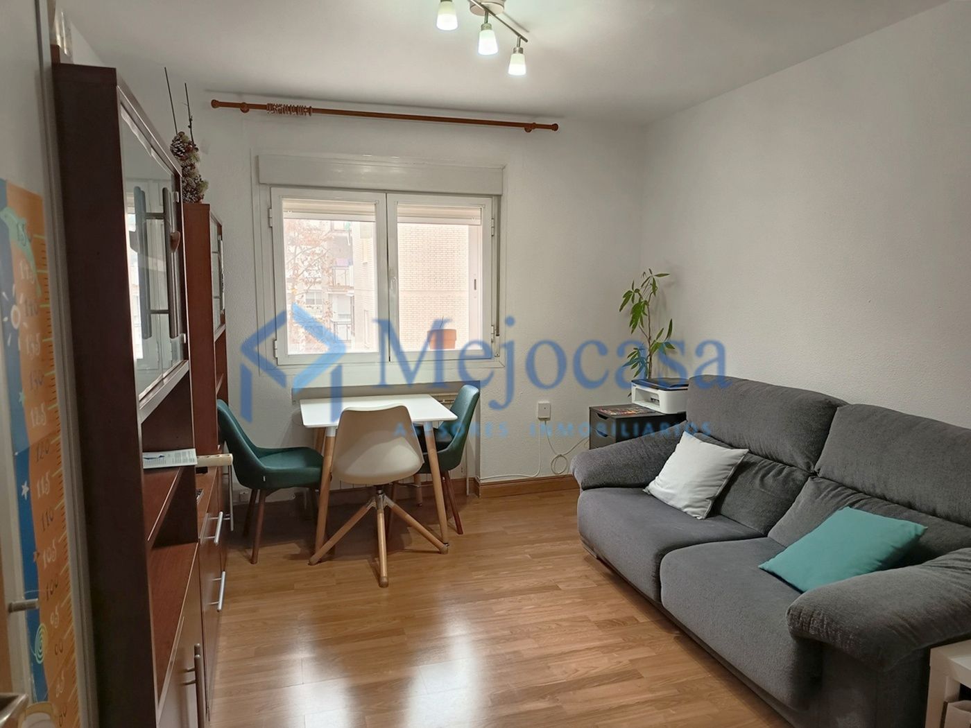 Living room of Flat for sale in  Madrid Capital  with Heating, Furnished and Oven