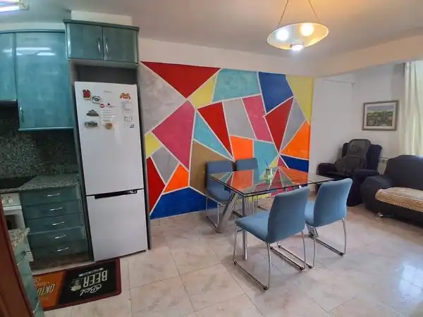 Comedor de Piso en venta en Vigo  con Calefacción, Trastero y Amueblado
