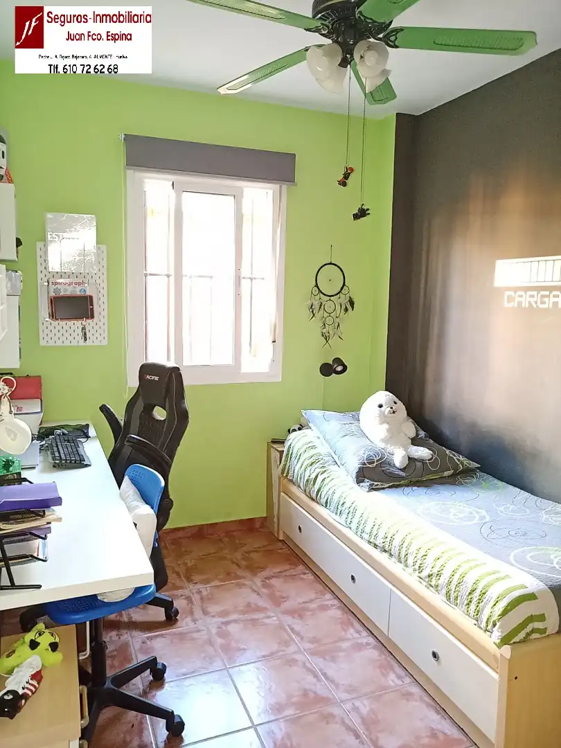 Schlafzimmer von Haus oder Chalet zum Verkauf in Almonte mit Klimaanlage, Heizung und Terrasse