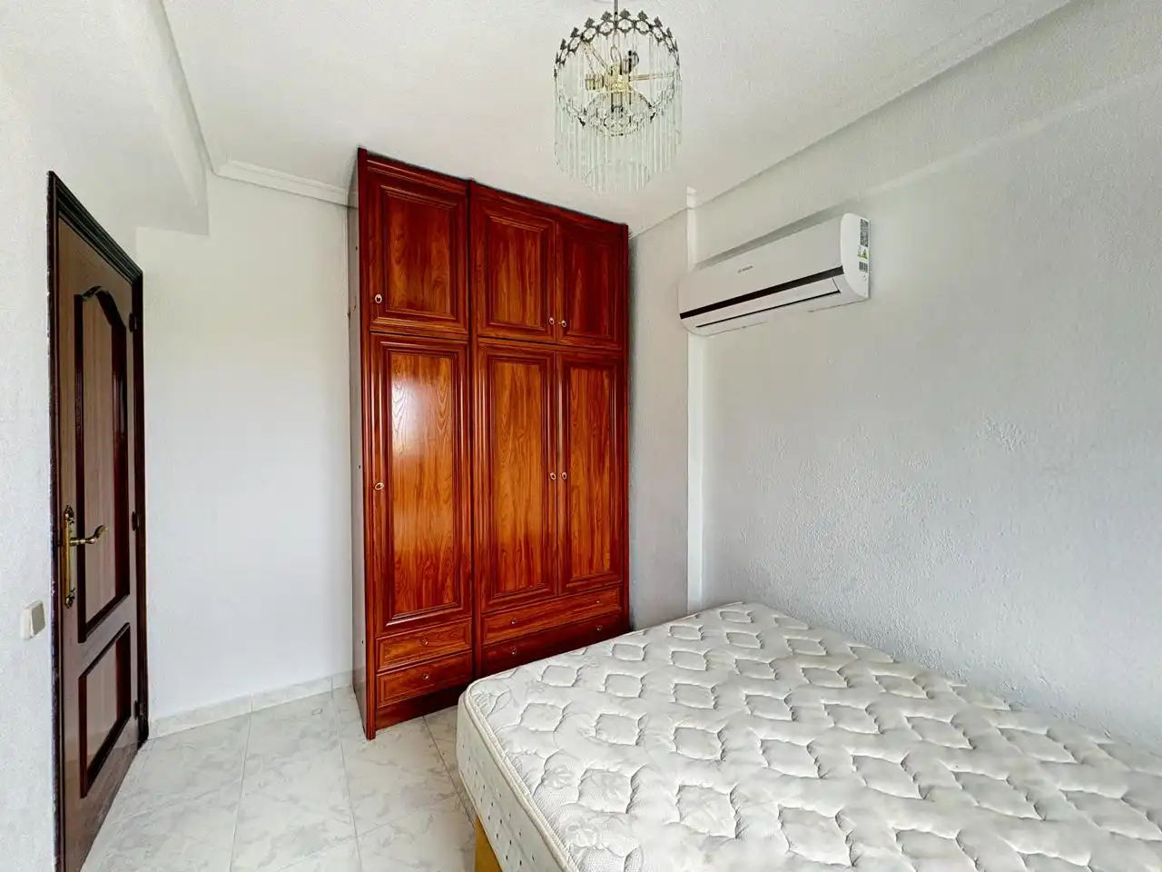 Schlafzimmer von Wohnung zur Miete in Madrid mit Klimaanlage, Heizung und Abstellraum
