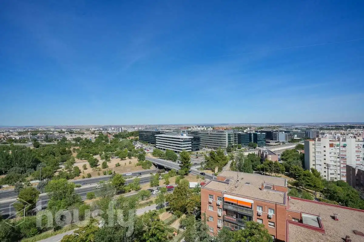 Exterior view of Flat for sale in Madrid  with Heating, Terrace and Storage room
