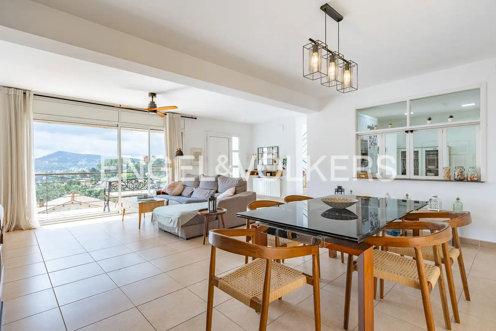 Comedor de Casa o chalet en venta en Vallirana con Aire acondicionado, Calefacción y Terraza