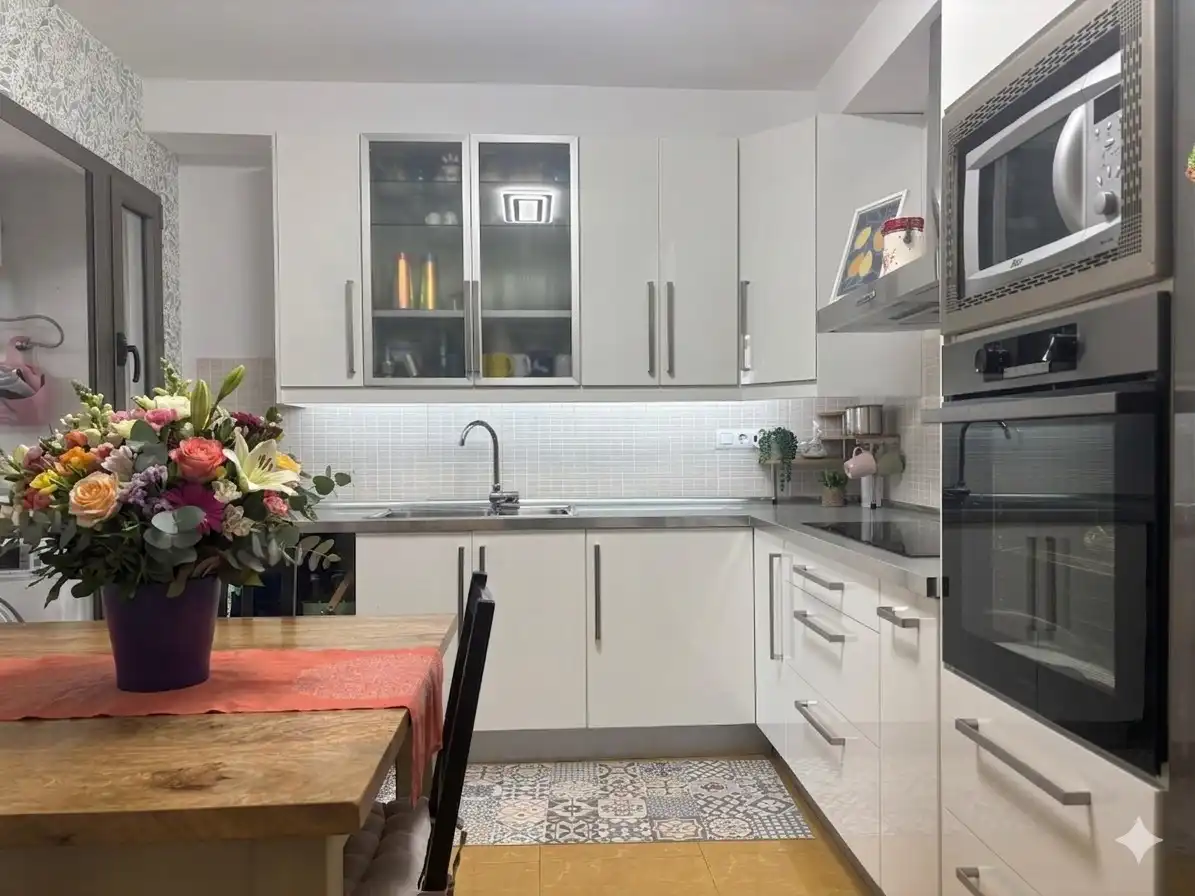 Cocina de Piso en venta en Telde con Trastero, Amueblado y Horno