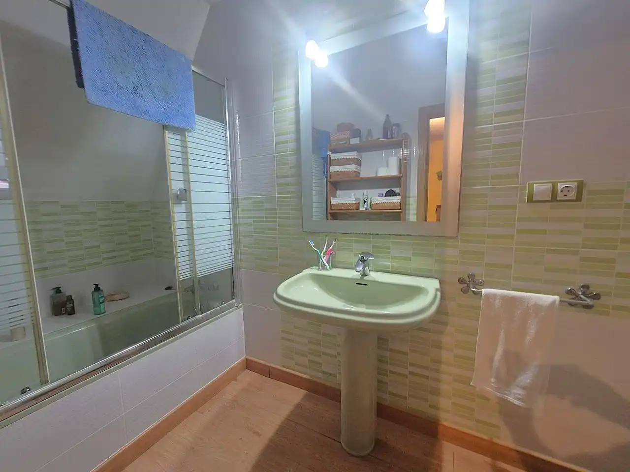 Bany de Casa o xalet en venda en Alicante / Alacant amb Aire condicionat, Jardí privat i Terrassa