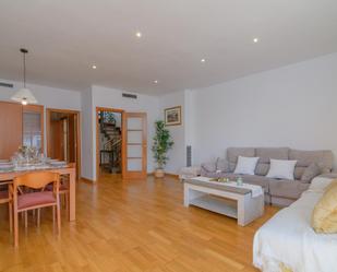 Living room of Duplex for sale in Castelldefels  with Air Conditioner, Heating and Parquet flooring