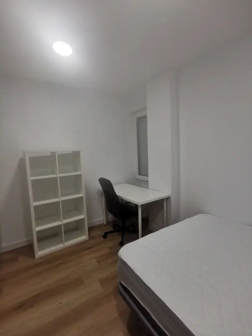 Dormitori de Pis de lloguer en Salamanca amb Calefacció, Parquet i Moblat