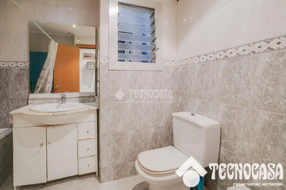 Bathroom of Flat for sale in Viladecans