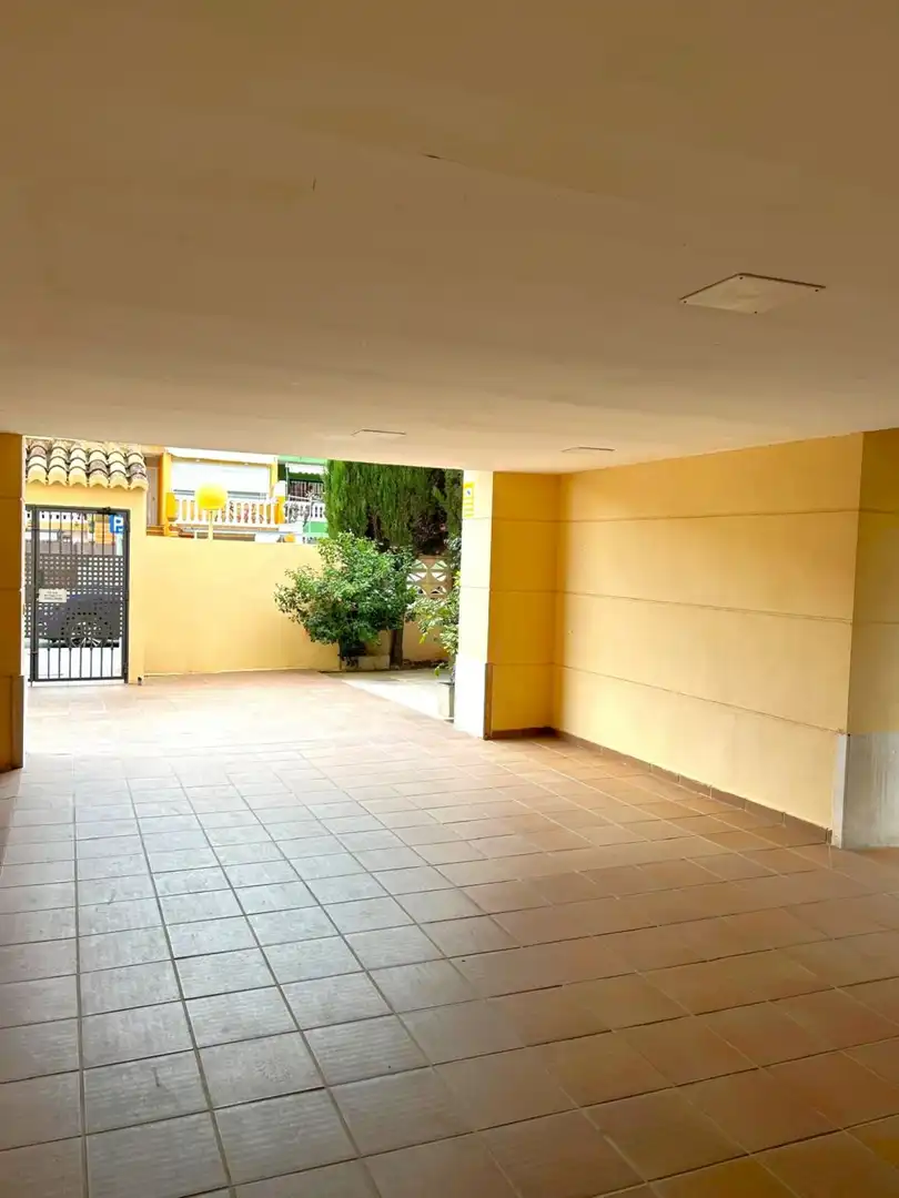 Pis de lloguer en La Pobla de Farnals amb Aire condicionat, Jardí privat i Terrassa