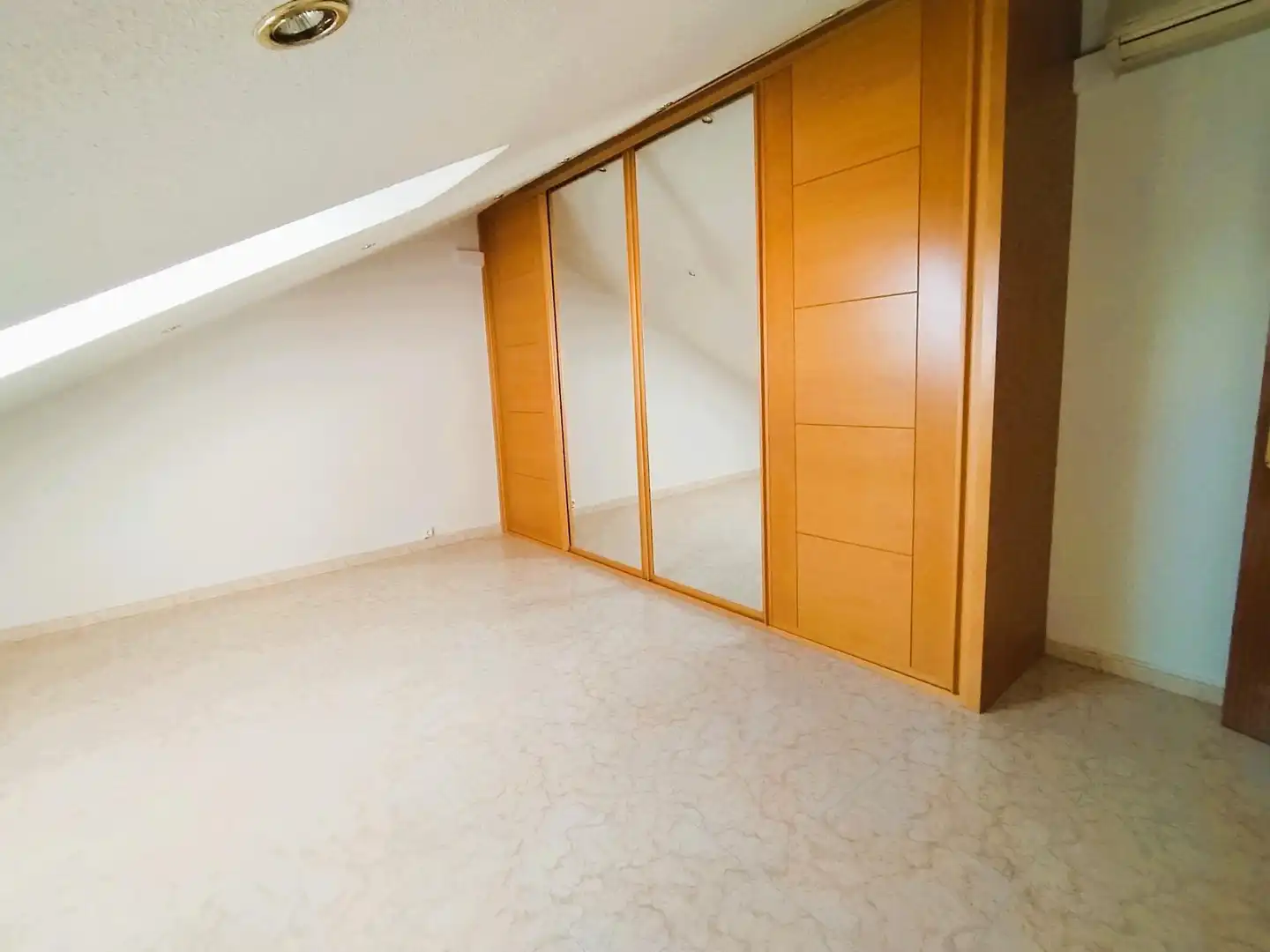 Bedroom of Attic for sale in Arganda del Rey  with Air Conditioner, Heating and Terrace